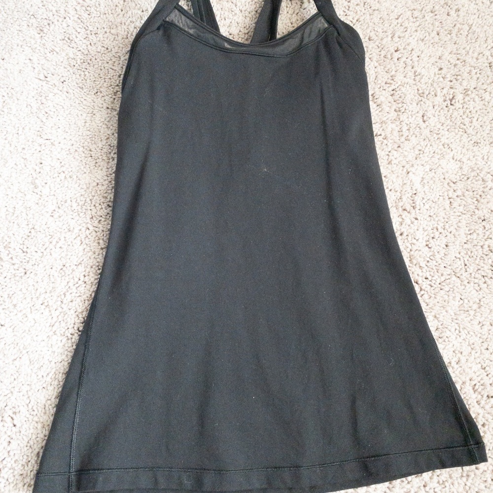 NWOT LuluLemon Mesh top with built in bra